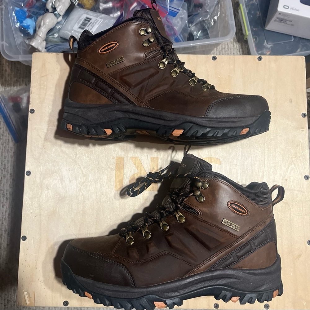 Size 9- SKECHERS Relment Traven Brown Leather Waterproof Hiking Boot